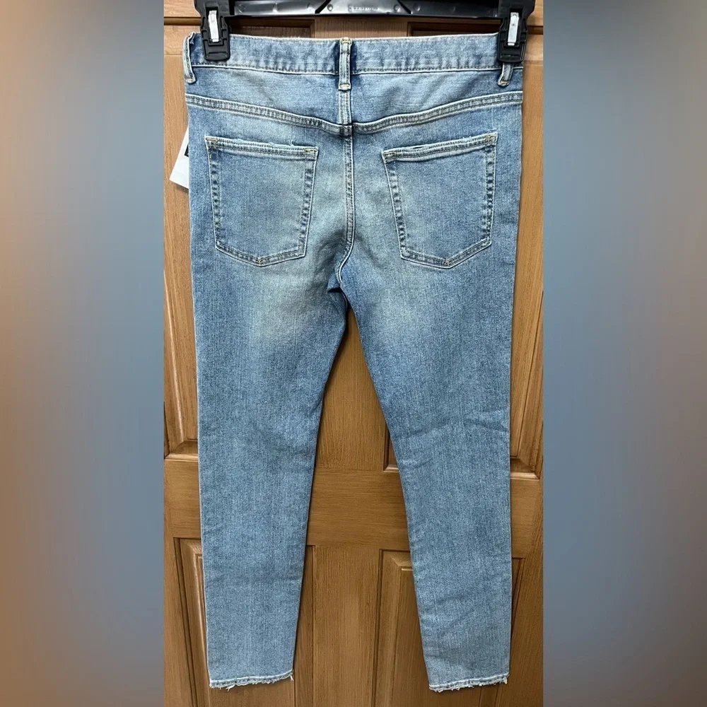 Gap kids NWT blue jeans size Boys 14 regular skinny distressed